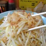 ラーメン 盛太郎 - ラーメン（中盛、野菜マシマシ、背脂少し）790円
