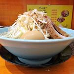 ラーメン 盛太郎 - ラーメン（中盛、野菜マシマシ、背脂少し）790円