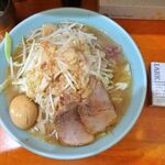 ラーメン 盛太郎 - ラーメン（中盛、野菜マシマシ、背脂少し）790円