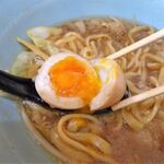 ラーメン 盛太郎 - ラーメン（中盛、野菜マシマシ、背脂少し）790円