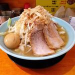 ラーメン 盛太郎 - ラーメン（中盛、野菜マシマシ、背脂少し）790円