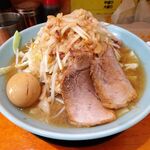 ラーメン 盛太郎 - ラーメン（中盛、野菜マシマシ、背脂少し）790円