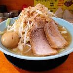 ラーメン 盛太郎 - ラーメン（中盛、野菜マシマシ、背脂少し）790円