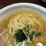 らーめん・つけ麺 吉田商店 - 麺アップ