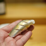 Tempura Takeuchi - 小鰭の握り