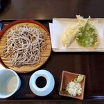 四季彩館ひだなん - とり天ざる蕎麦¥1051