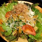 渡り鳥 - シンプルな野菜サラダ490円