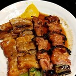 渡り鳥 - 左ぶた串360円、右せせり？380円、2本の価格