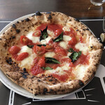 Pizzeria CROCCHIO - Pizza Margherita DOC、トマト、トマトソースが抜群においしい！