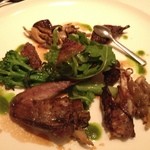 ルカンケ - 別皿で出る雷鳥の腿、手羽、内臓、頭