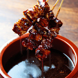 "Secret garlic sauce" brings out the deliciousness of yakitori