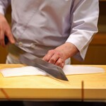 日本橋蛎殻町 すぎた - 三浦半島佐島のアオリ烏賊　細かい仕事ですね