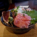 魚豊 - 三色丼は鰹・ネギトロと金目鯛！ 202106