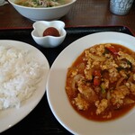 タイ料理 メーパオ - パップリゲーンガイ