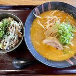 Haru Haru - 辛味噌ラーメン　炙りチャーシュー丼