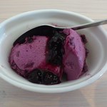 トゥルモン - ブルーベリーのムース＆ジャムです。
