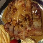 事故でも起きたのか…冷え切ったポークソテーが…涙…