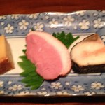 Wano Izakaya Tsuki - 前菜三点盛（熊本県五木村産直山うに豆腐、鴨スモーク、鯖の明太子焼き）