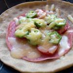 すみくら - ガレットはモチモチ感あふれる食感。蕎麦粉の風味も大変豊か。ピザ的に美味しくいただきました。