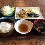 ニュー小や松 - 料理写真:海老天ぷらランチ（税込み１３８０円）