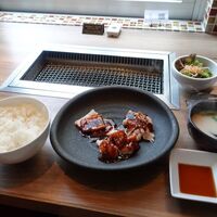 上等焼肉 ひらく - 黒毛和牛ホルモン焼肉ランチ　1000円
                    ご飯大盛り無料
                    上ミノ・ハツ元・しまちょう
