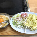 お好み焼かとう - お好み焼きミックス（税込350円）と焼きそば（税込350円）