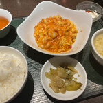 Chuugoku Katei Ryouri Hokuto - 中国家庭料理北斗青山店(海老と卵のチリソース炒め)