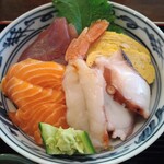 Cafe Suimei - ミニ海鮮丼　具沢山で酢飯の上に刻み海苔が敷き詰めてある