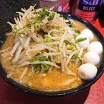 ラーメン 厚木家 - 普通ラーメンにネギモヤシとウズラの卵