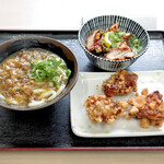 いきいきうどん - カレーうどん、鶏のからあげ、鶏丼