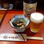 Ihaya Sushi - 中瓶ビール（500円）とお通し