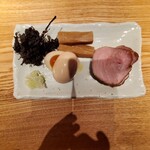 貪瞋癡 - 煮干しらーめんの具材 別皿