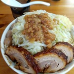 豚骨ラーメン 幸豚 - ラーメン（麺量250g位）、トッピングは豚１枚、
うずら。
コールは野菜、ニンニク、アブラ。