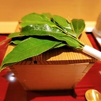 銀座 しのはら - 氷室仕立てと榊