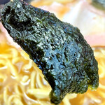 横浜ラーメン 田上家 - 麺を包んだ上質な板海苔