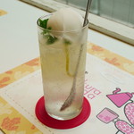 フラッグス・カフェ - ビタミンソーダ＊ミント＆レモン（¥735、2012年9月）