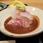 茜坂大沼 - 胡麻だれの鯛のお造り