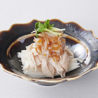 蒸し鶏と長芋の千切り 梅水晶