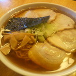 英 - 醤油チャーシュー麺（大盛）　850円