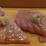 小判寿司 - 戻り鰹の腹部分