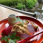 Yakuzen Cafe Hanamizuki - くずもち（季節のフルーツ付）