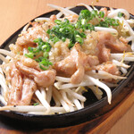 Stir-fried gizzard with garlic bean sprouts