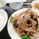 聚友楼 - 豚肉のバーベキューソース炒め　700円