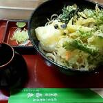 Kasen Teuchi Soba Maedaya Bunt En - 冷し揚げ餅