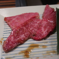 赤身焼肉USHIO - 刺しが程よく美味しい