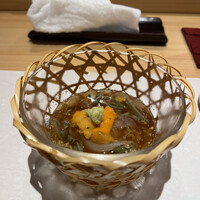 すし 副島康広 - ヤリイカ素麺　根室うに乗せ　
                    　ヤリイカのエンペラを使った素麺。エンペラの食感とウニの甘味が◎⭐️⭐️⭐️⭐️⭐️
                    