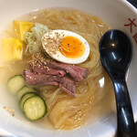 大昌園 - 奥さんの冷麺！ハムのよう豚チャーシューが乗ってます！