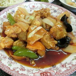 台湾料理 福楽 - 酢豚ランチ+味噌台湾ラーメン変更。580+100