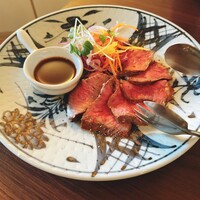 キッチンボンノ 桜木町 - 阿波牛のローストビーフ