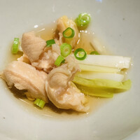 とり茶太郎 - ・比内地鶏の胸筋と黄ニラの酢の物